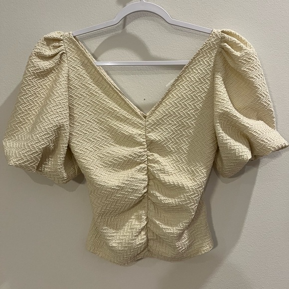 Free People Cupcake Ruched Puff Sleeve Top in Ivory - Size Small - Picture 4 of 9
